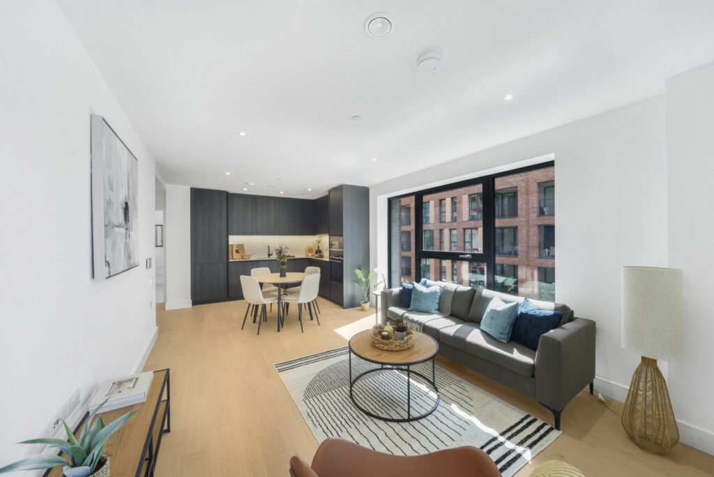 Belfield Mansions, Elephant & Castle – 2-bedroom apartment — photo 1