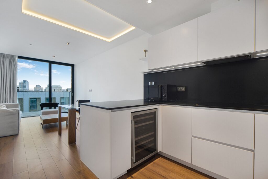 Cashmere House, Aldgate – 3-bedroom apartment — photo 2