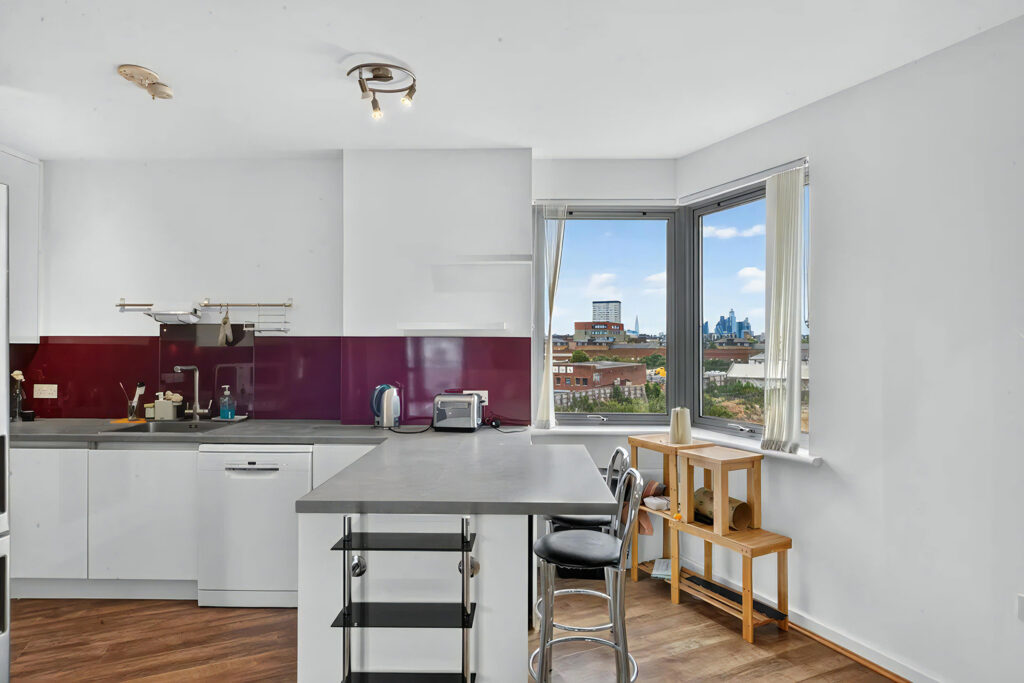 Wick Lane, Hackney Wick – 2-bedroom apartment — photo 2