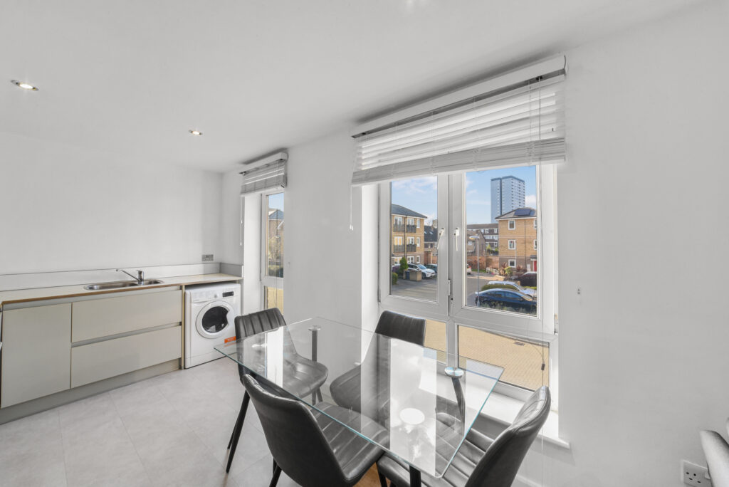 Queensgate House, Bow – 1-bedroom apartment — photo 2