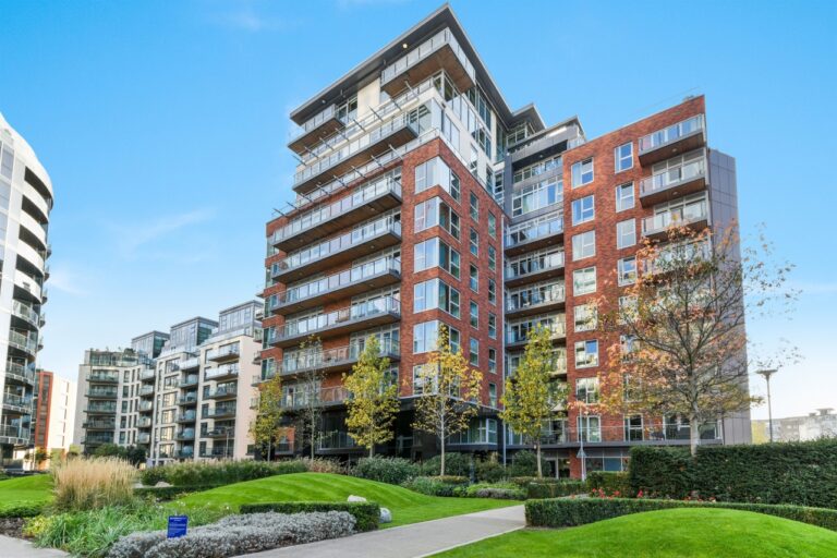 Spinnaker House, Battersea Reach, Wandsworth – 1-bedroom apartment — photo 8