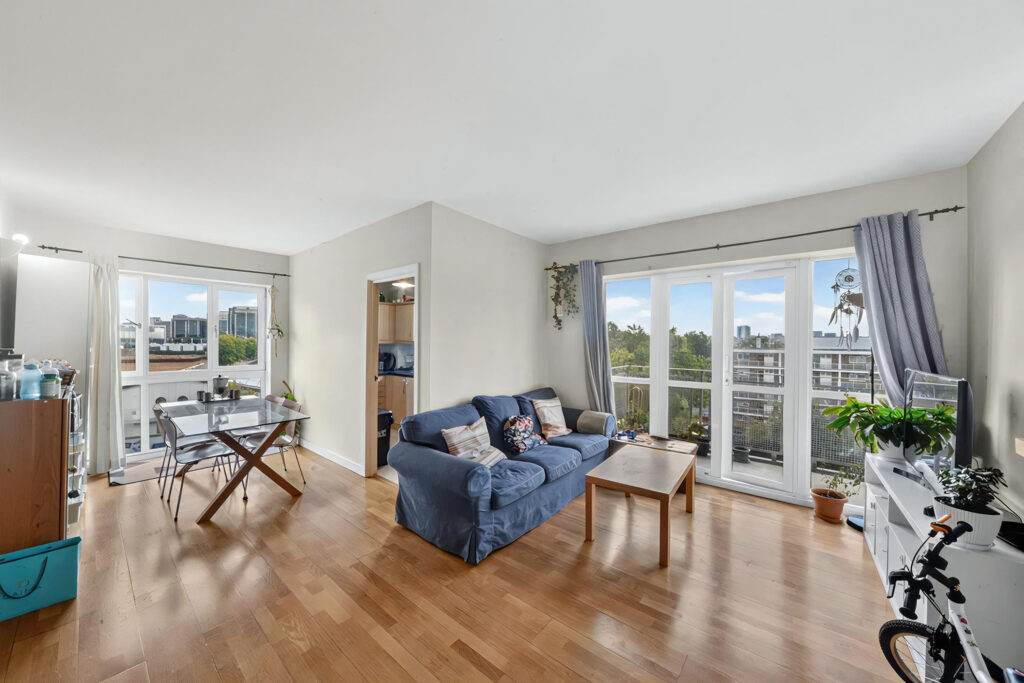 Jetty Court, Isle of Dogs – 2-bedroom apartment — photo 1