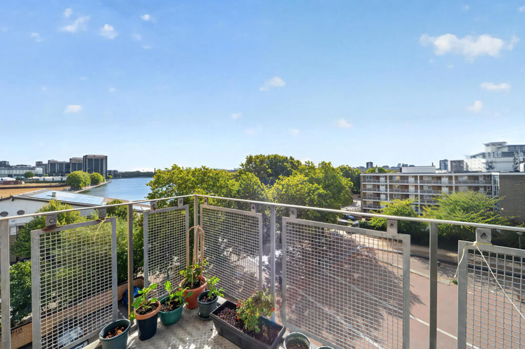 Jetty Court, Isle of Dogs – 2-bedroom apartment — photo 10
