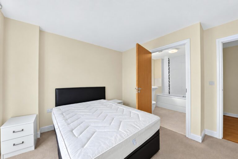 Galton Court, Colindale – 2-bedroom apartment — photo 13