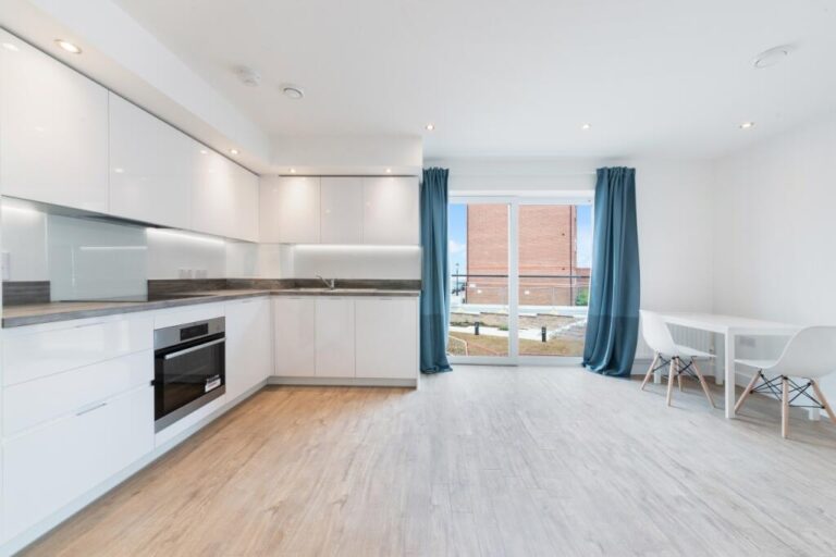 Griffin Court, Saxon Square, Luton – 1-bedroom apartment — photo 3
