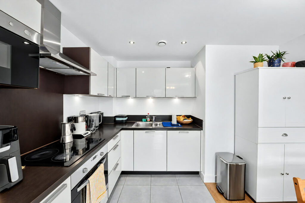 Ottawa House, Maple Quays, Canada Water – 2-bedroom apartment — photo 7