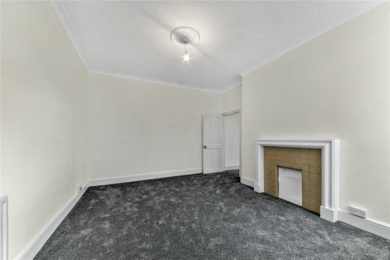Overstrand Mansions, Battersea – 1-bedroom apartment — photo 3