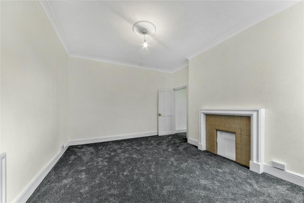 Overstrand Mansions, Battersea – 1-bedroom apartment — photo 3