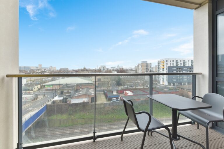 Panoramic Tower, Poplar – 1-bedroom apartment — photo 5