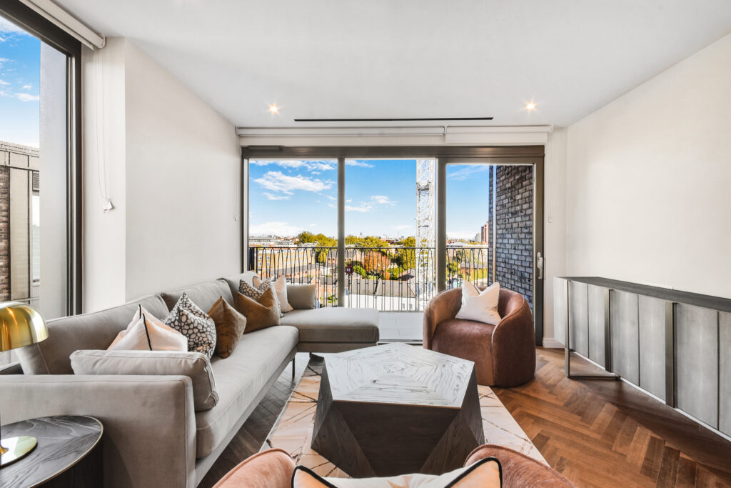 Saxon House, King’s Road Park, Fulham – 2-bedroom apartment — photo 3