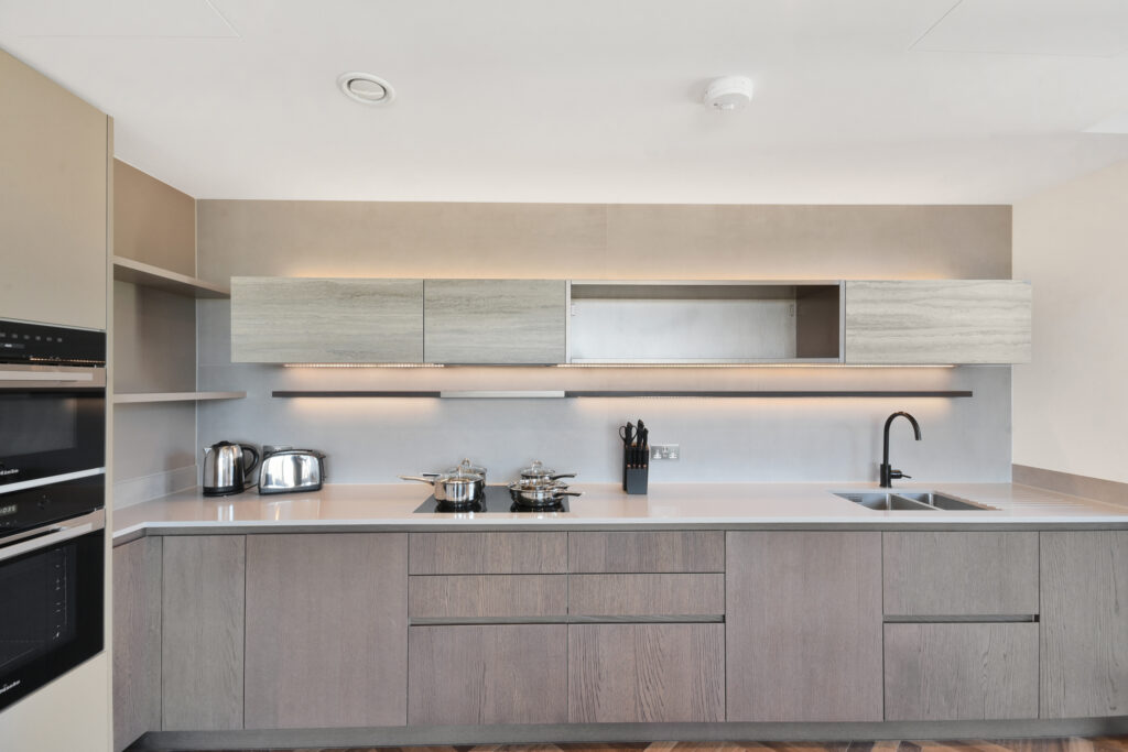 Saxon House, King’s Road Park, Fulham – 2-bedroom apartment — photo 5