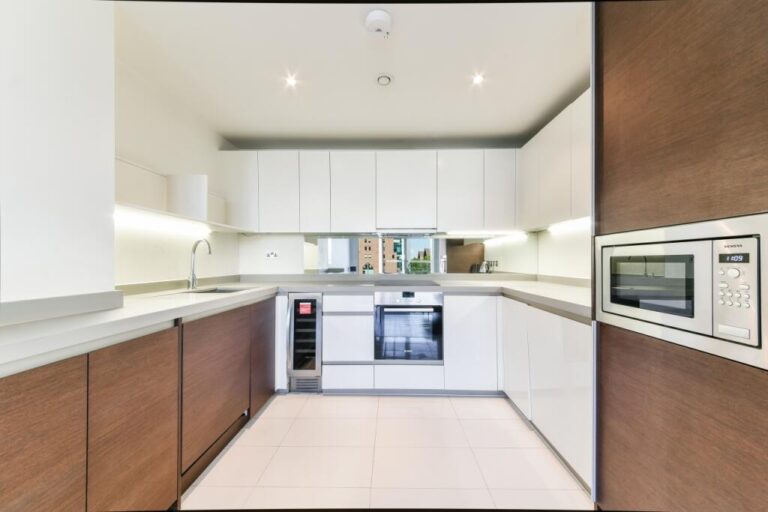 South Dockside, Canary Wharf – 2-bedroom apartment — photo 3