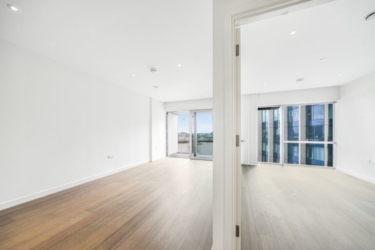 No 2 Upper Riverside, Greenwich – 1-bedroom apartment — photo 7
