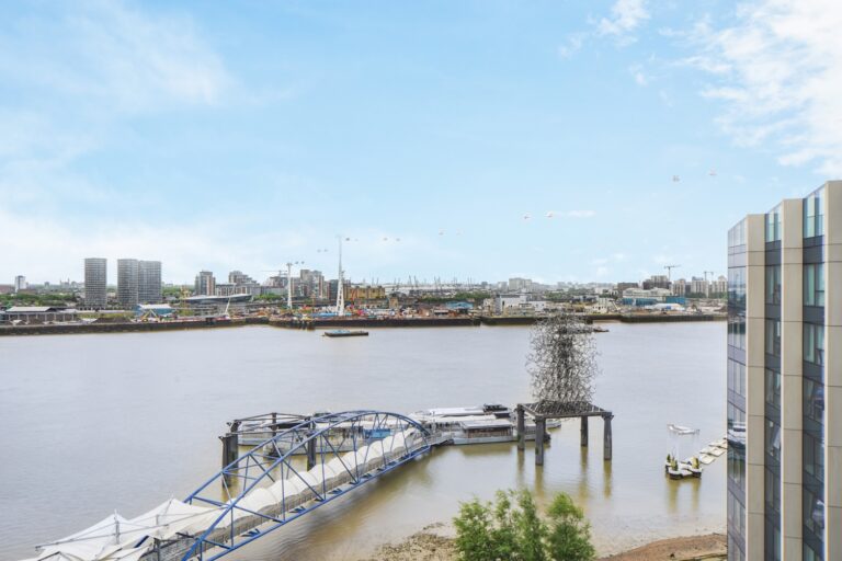 No 2 Upper Riverside, Greenwich – 1-bedroom apartment — photo 13