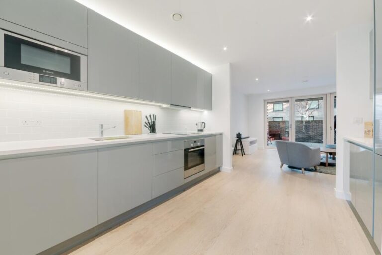 Victory Place, Elephant & Castle – 3-bedroom duplex — photo 4