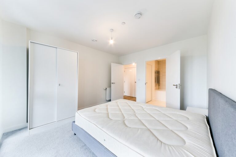 Viscount House, Park Royal – 1-bedroom apartment — photo 8